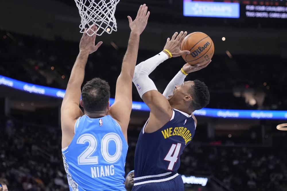 球队防线稳 球队防线稳